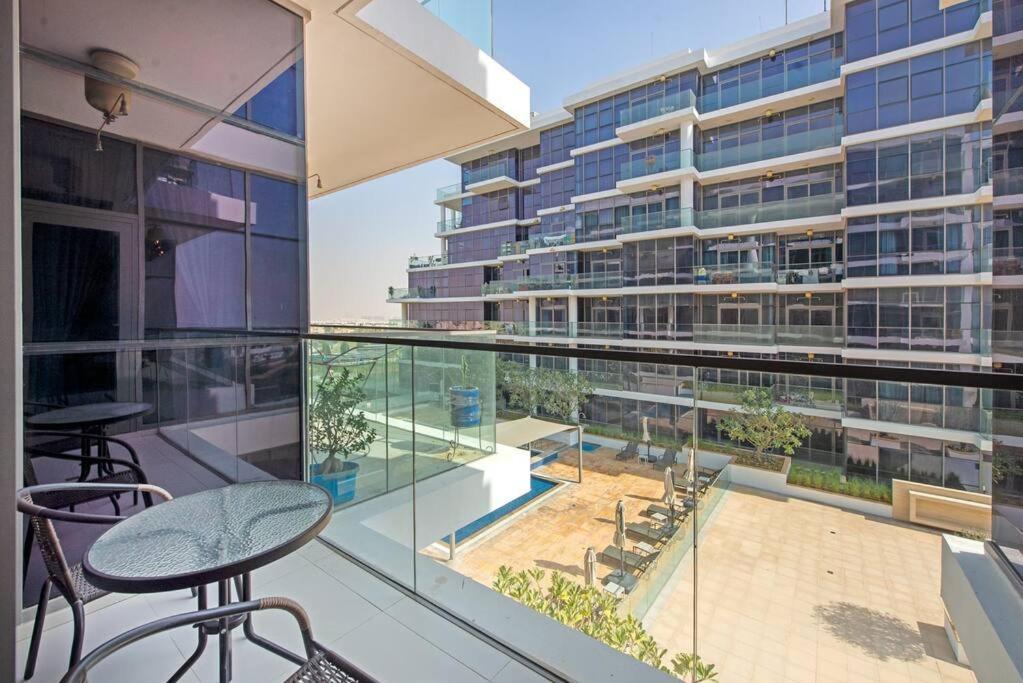 Lovely 1Bedroom Damac Hills Surrounded By Green Dubai Esterno foto