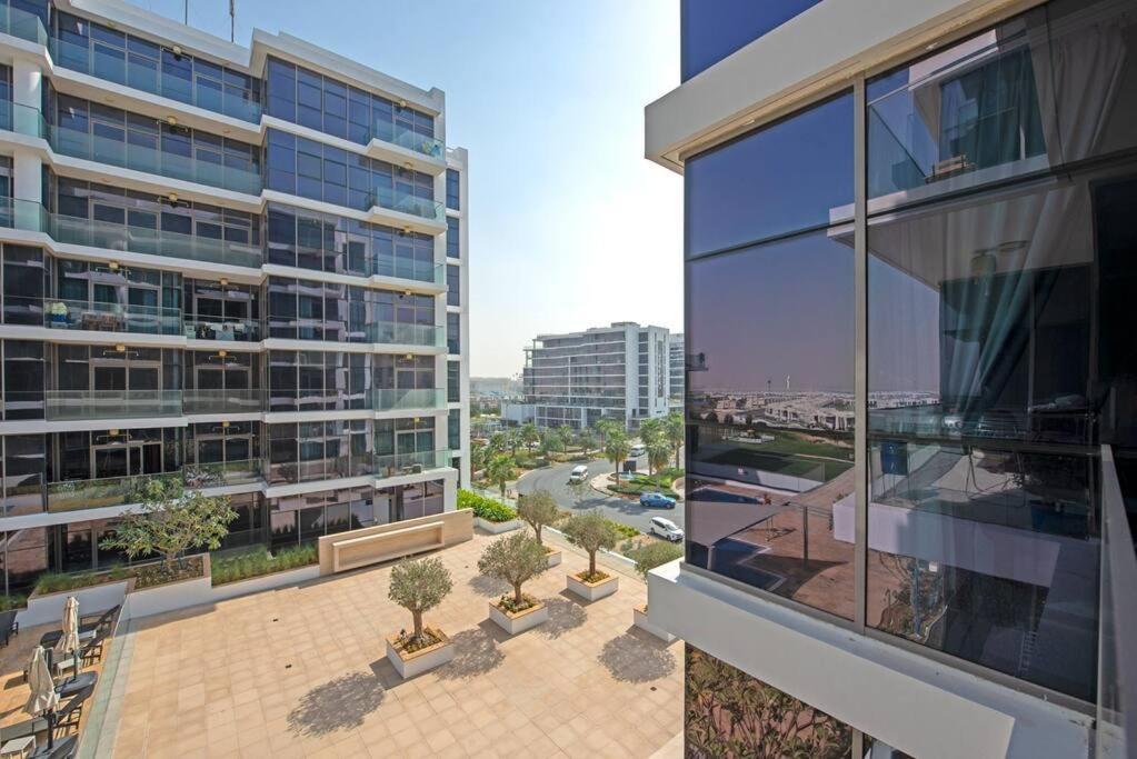 Lovely 1Bedroom Damac Hills Surrounded By Green Dubai Esterno foto