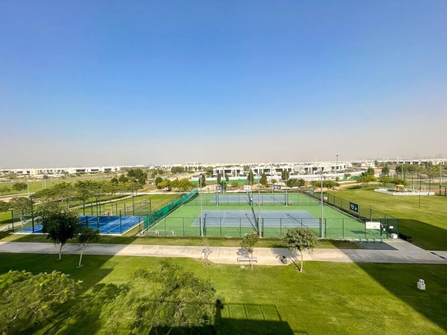 Lovely 1Bedroom Damac Hills Surrounded By Green Dubai Esterno foto